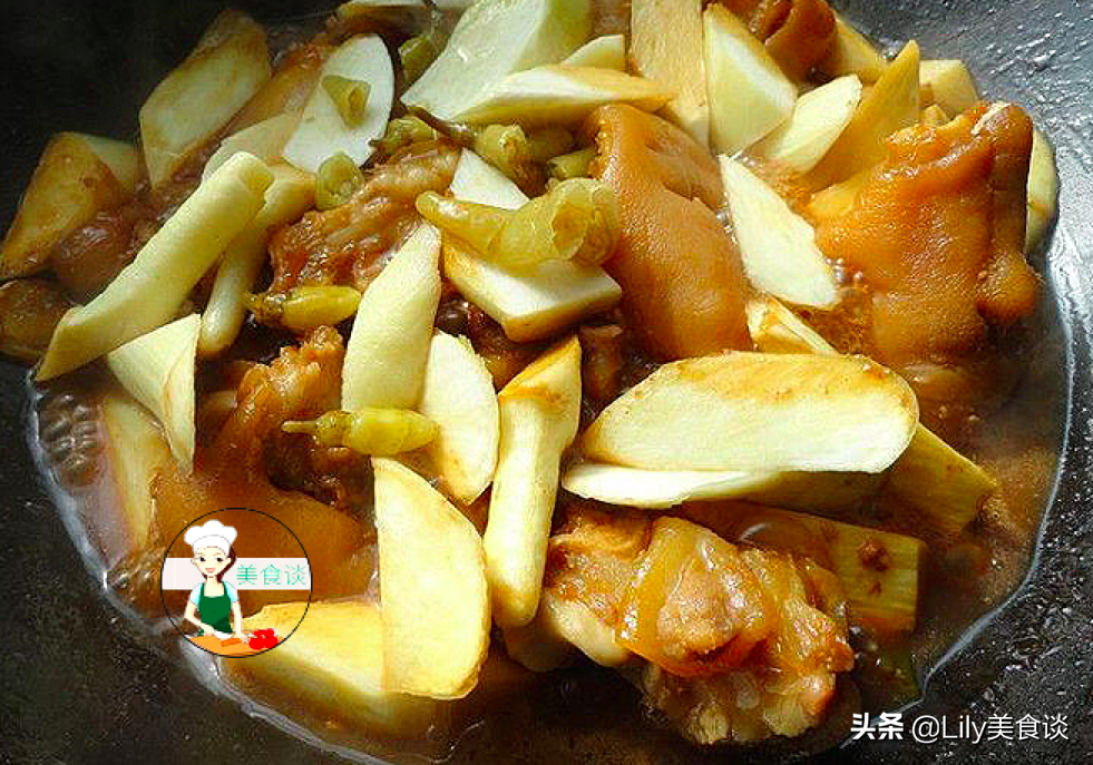 炖猪蹄时,牢记这“3个技巧”,猪蹄软烂鲜香,冬天炖一锅太馋人