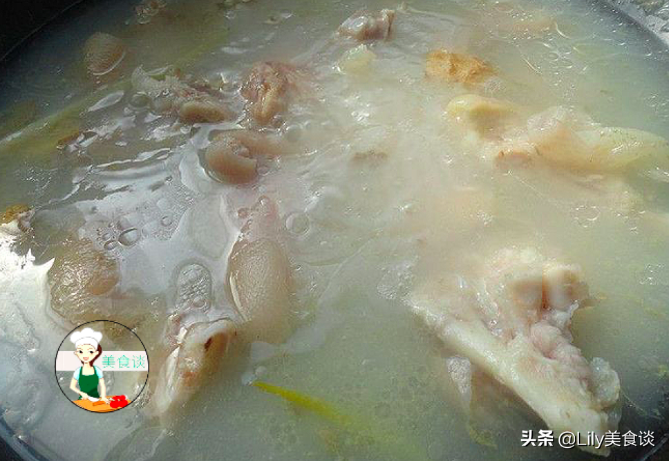 炖猪蹄时,牢记这“3个技巧”,猪蹄软烂鲜香,冬天炖一锅太馋人