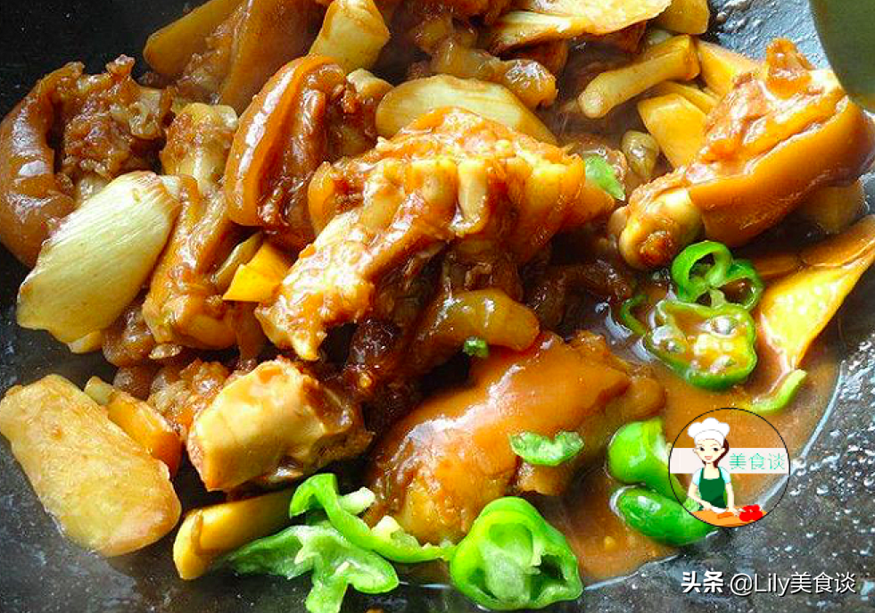 炖猪蹄时,牢记这“3个技巧”,猪蹄软烂鲜香,冬天炖一锅太馋人