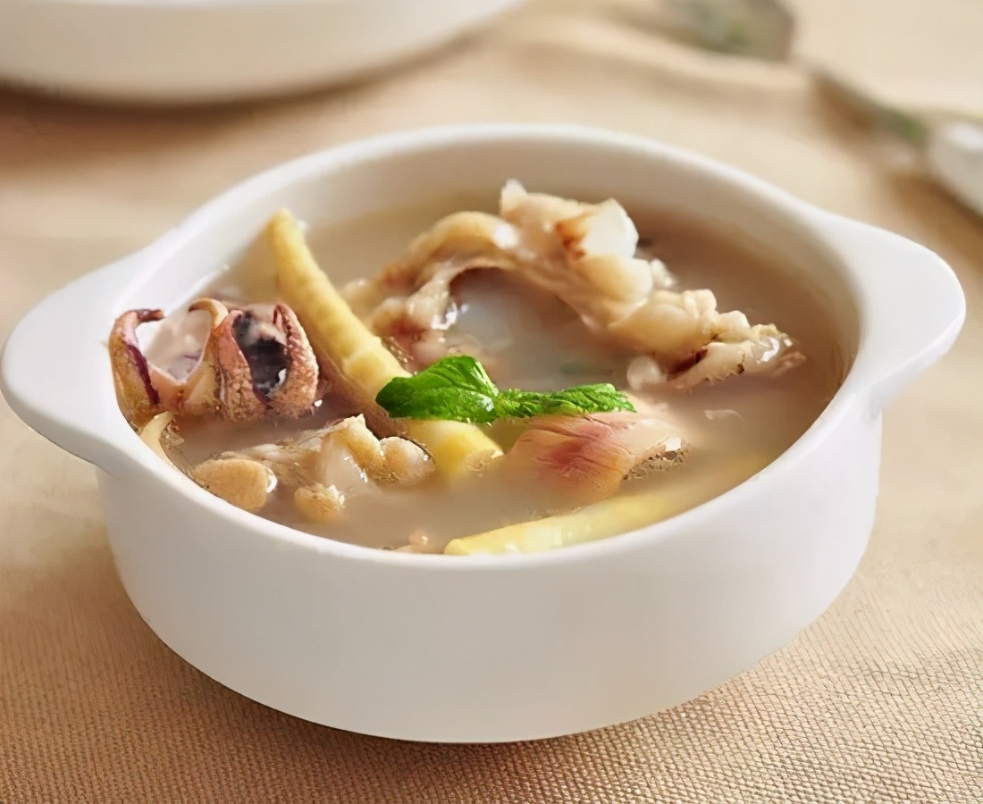 给尿酸高的人提个醒:4种食物再喜欢也要忌口,别让痛风有机可乘