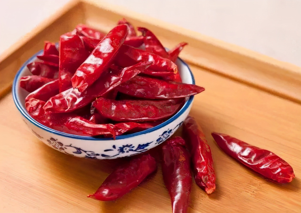 给尿酸高的人提个醒:4种食物再喜欢也要忌口,别让痛风有机可乘