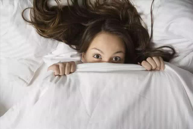 女性出现5个“丑态”,或是衰老将至!若1个不占,说明还很年轻