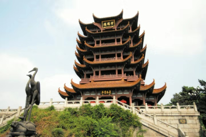 白云千载空悠悠 此地屹立黄鹤楼