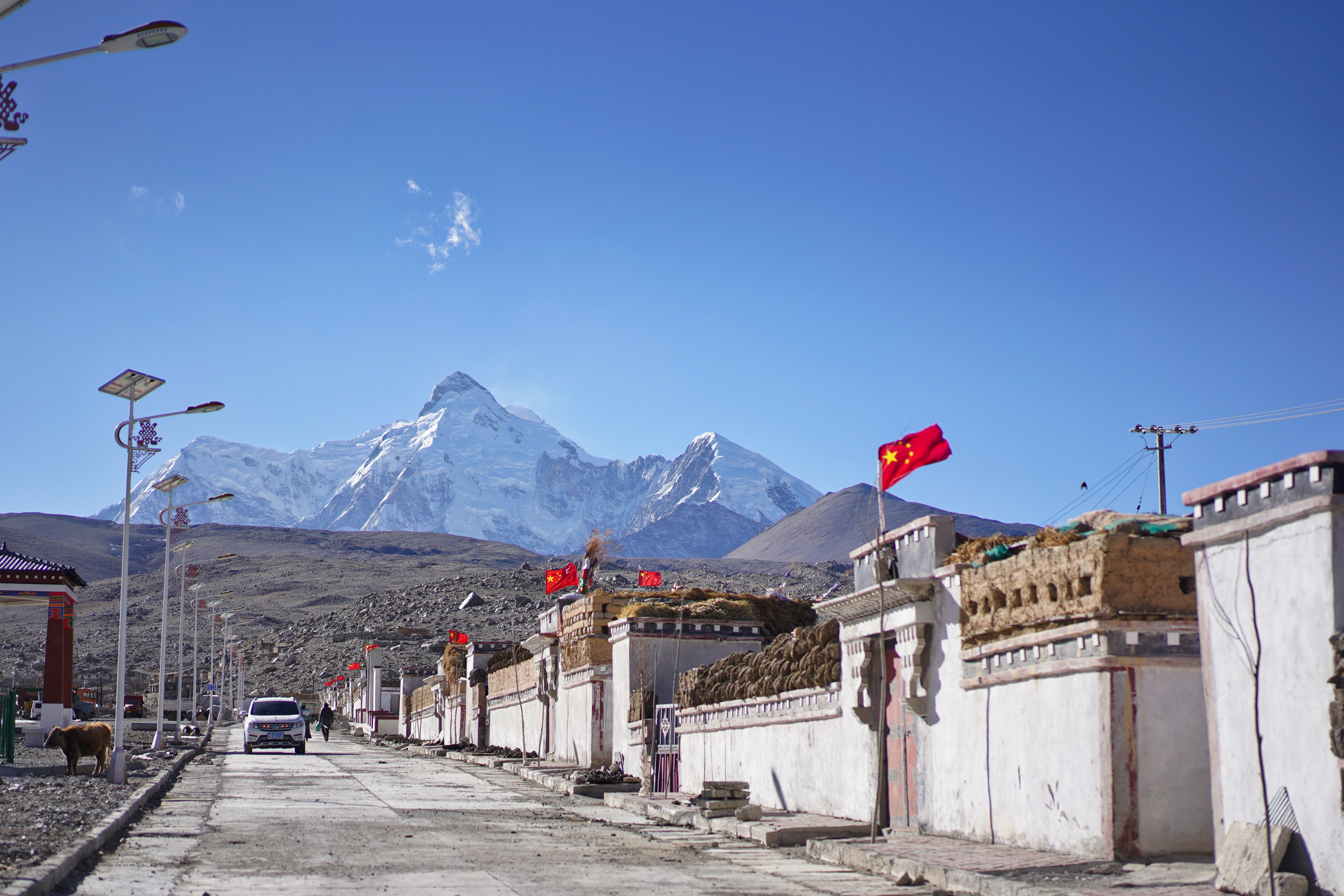 中尼边境发现2个世外农村,一个在8k米雪山下,一个在佩枯措边