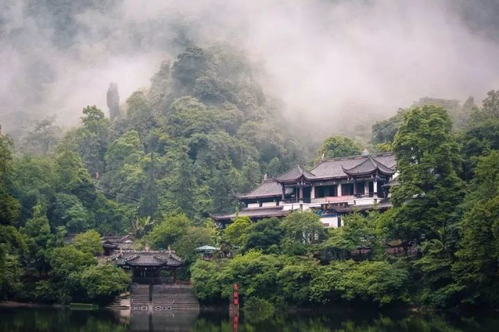 四川旅行必打卡的12个景点,去过你就算没白来四川