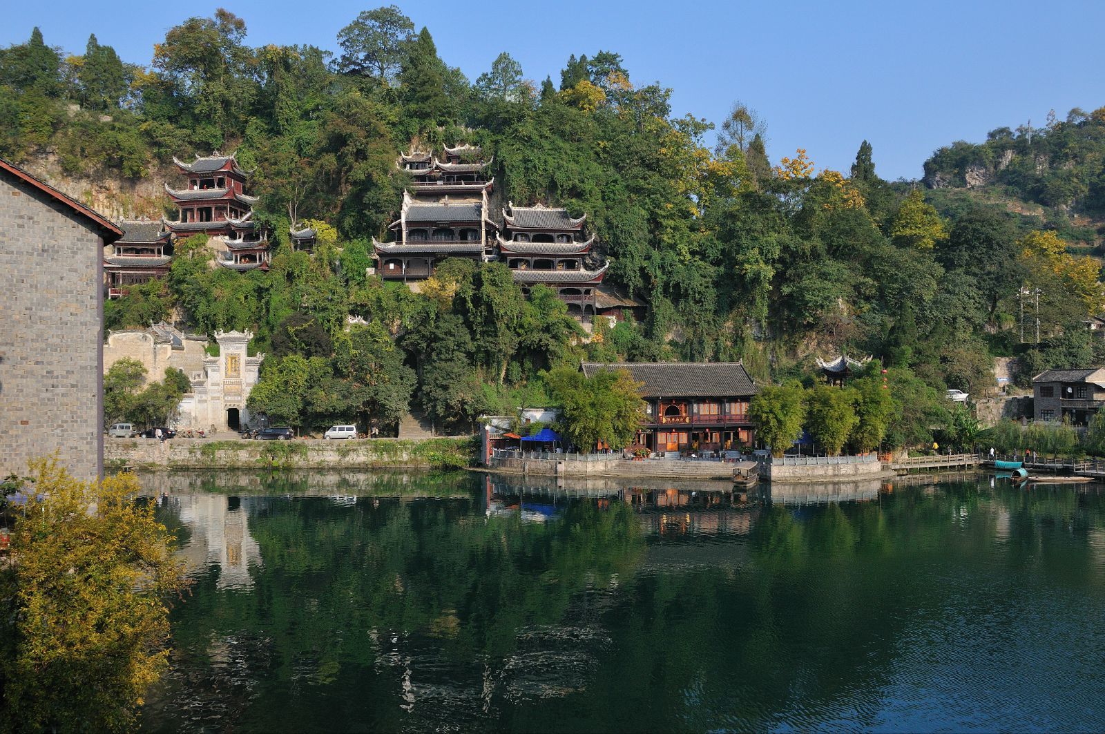 从花海到田园，从古城到山水：贵州九月最值得去的10大景区推荐