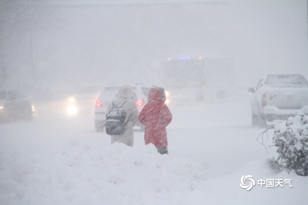 直击山东降雪现场 烟台威海天地一片白茫茫