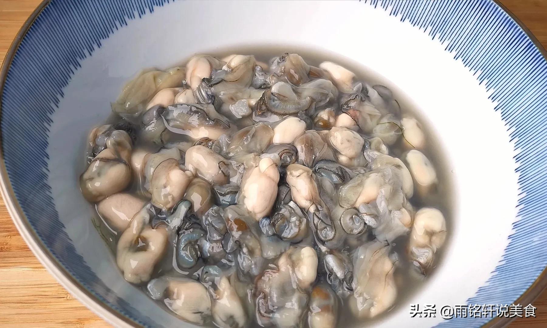 海蛎不做海蛎煎了,做成紫菜海蛎饼更美味,外酥里嫩,天天吃不够