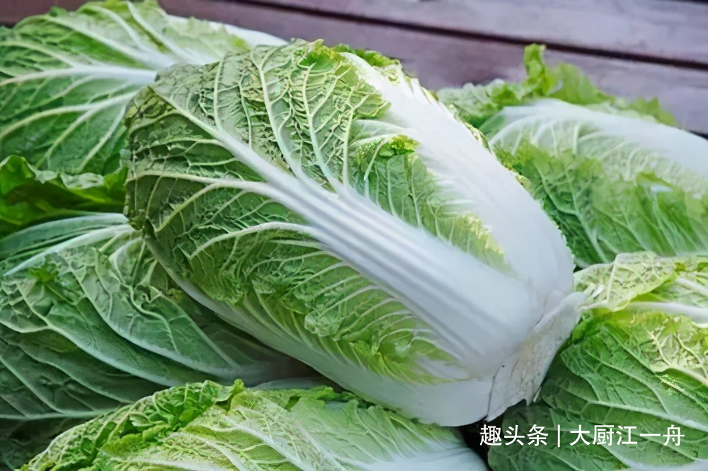 过年了，教你白菜这样做，造型美观好吃，端上桌比红烧肉还有面子