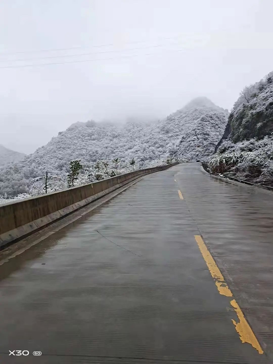 广西又下雪了!低至零下7℃,道路结冰!寒冷天气要持续到……