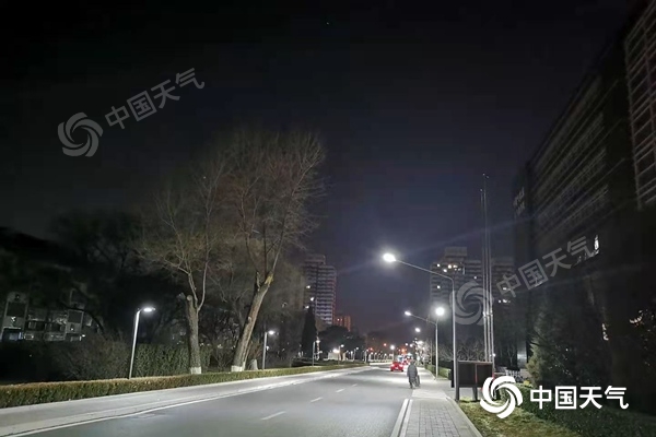 北京维持寒冷最低气温-10℃ 今明天阵风6级风寒效应明显