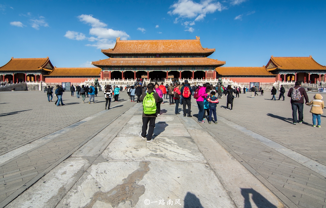 北京故宫占地72万平方米,大部分地方寸草不生,为什么?