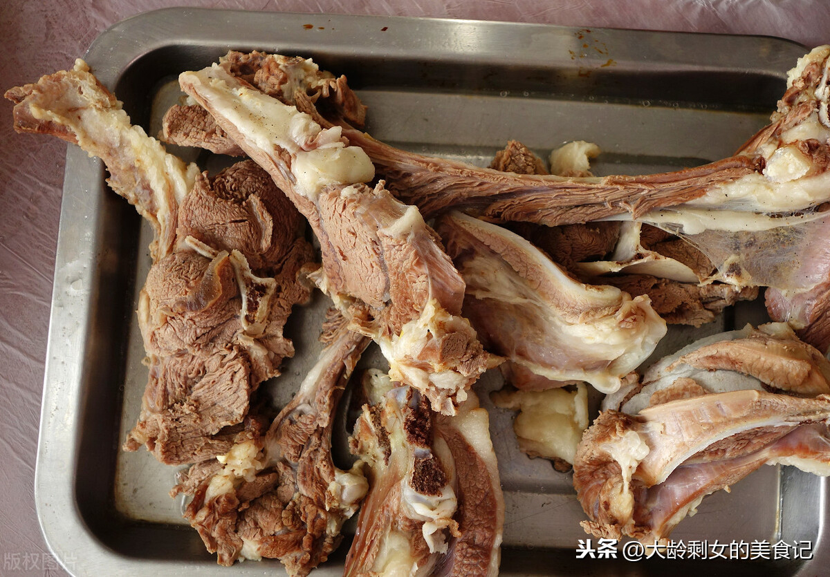 吃羊肉的好处有哪些?哪些人不适合吃?这些禁忌你要知道