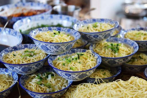 对于吃货来讲,西宁这6样美食绝对不能错过,后面还附有美食攻略