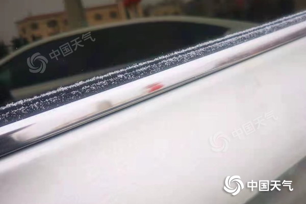 雪花进京了!北京延庆出现飘雪 体感阴冷