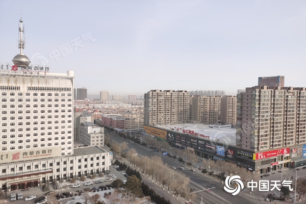 风雪交加!冷空气影响内蒙古局地降温超8℃ 中西部地区有沙尘