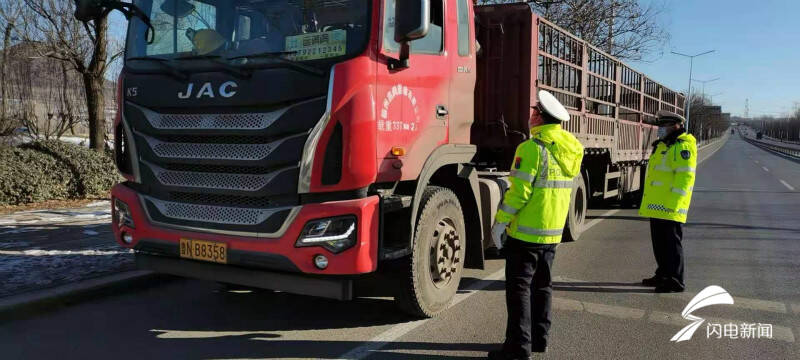 24小时勤务!潍坊临朐交警全员上路确保道路交通安全
