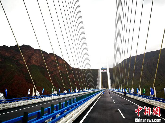 青海“十三五”完成交通投资达千亿 公路总里程8.5万公里