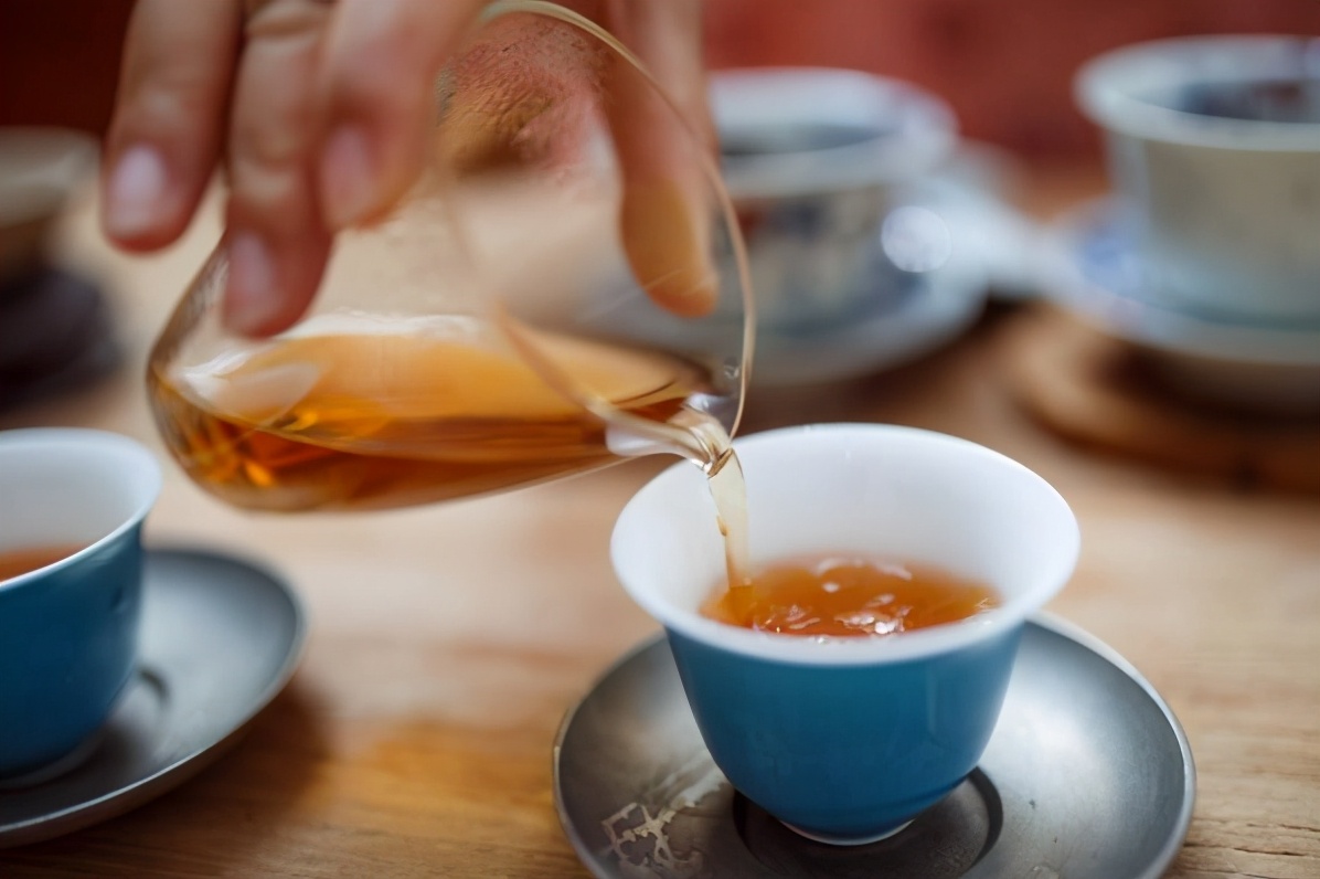肠胃不好的人应该怎么调理呢?可以试着喝这几类茶,助你改善肠胃