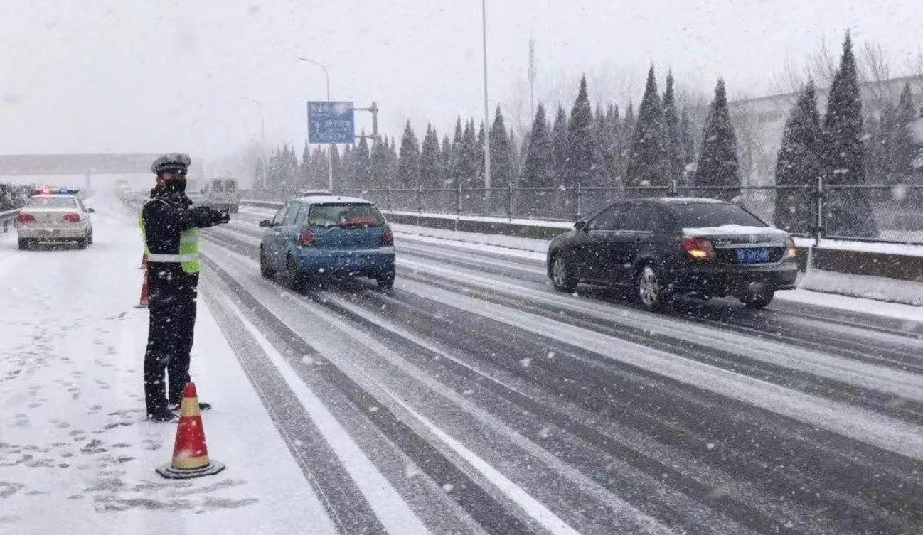 腊八节气,全国大范围雨雪天气,而更大面积的降温正在酝酿生成
