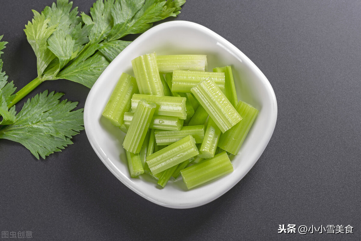 人们为什么都会把芹菜叶摘掉?真的不能吃吗?原因有4个
