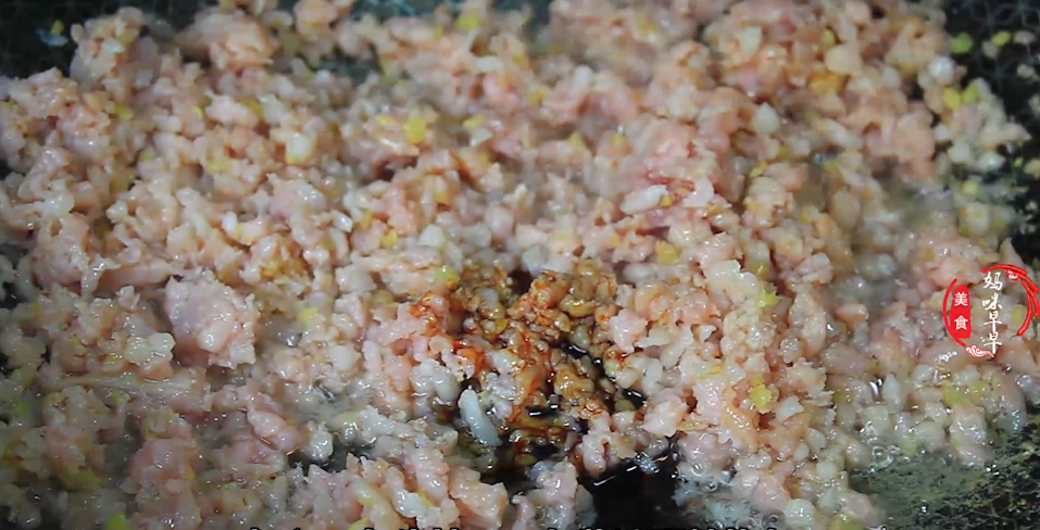 北方人爱吃面食,教你特色肉饼,香味四溢层次多,吃一口老解馋了