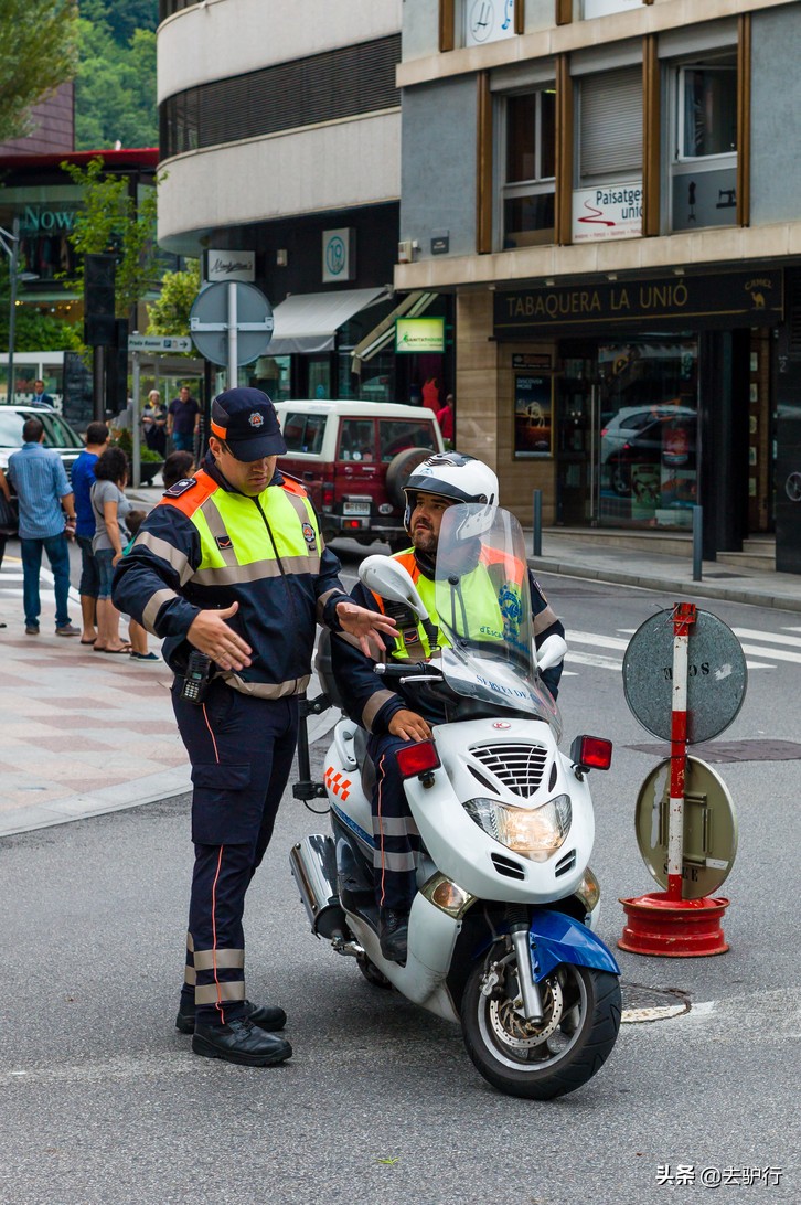“懒洋洋”的袖珍国:机场不建国王借别人的,太安全警察无所事事