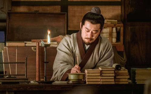 世人皆知司马光砸缸,却很少有人知道,掉缸里的小孩是谁