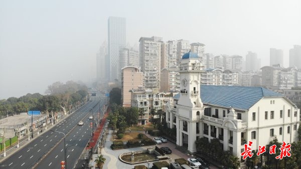 大风吹散浓雾，武汉今明两日都是好天气