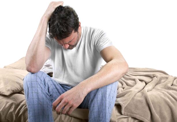 男人开始衰老时，身体会出现“2多2少”的表现，了解后，及时调理