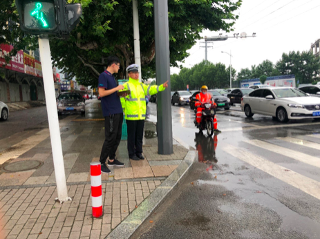 图 | 海信平度智能交通运维项目组成员在调研