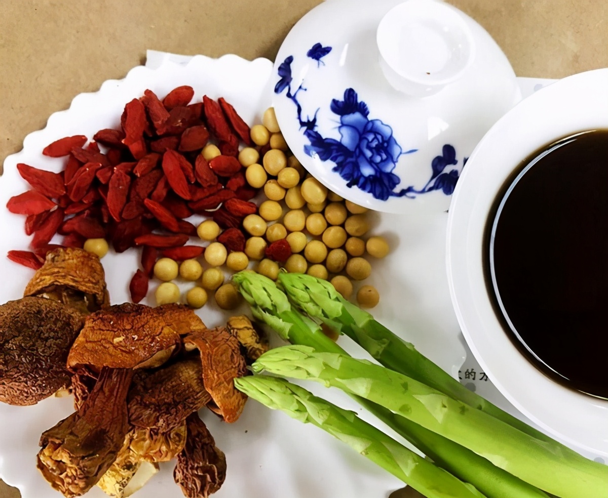 实不相瞒：4种食物是血管堵塞的“帮凶”，再不忌口，血管要崩溃