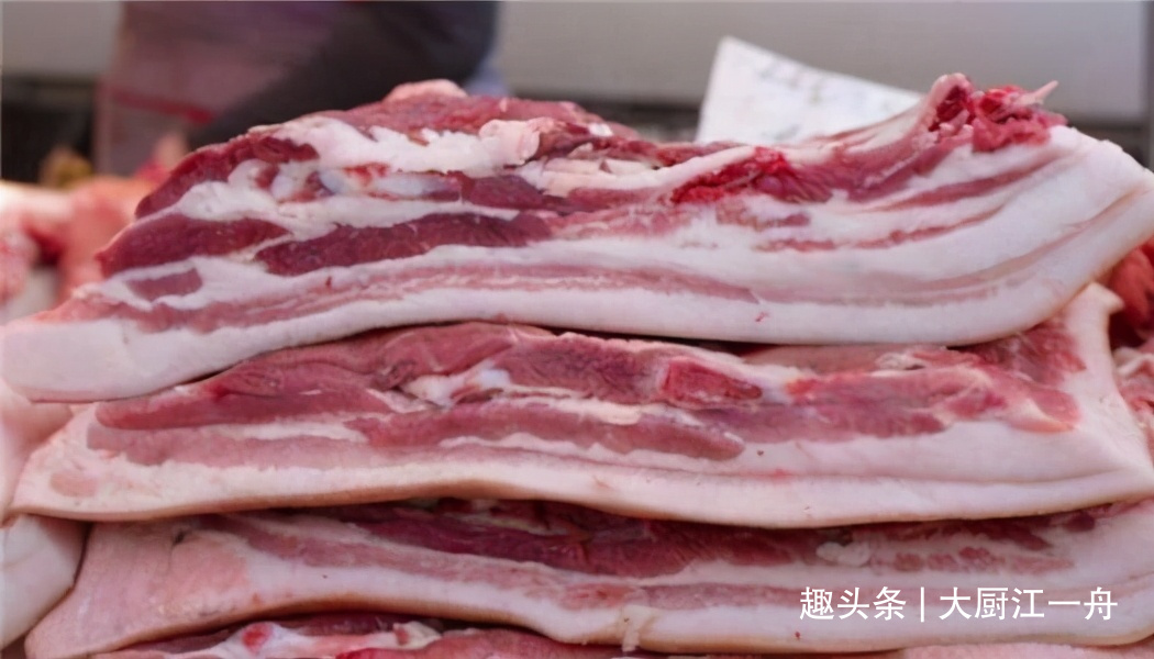 不管炖啥肉不要提前放盐，道理其实很简单，掌握好放盐时机才好吃