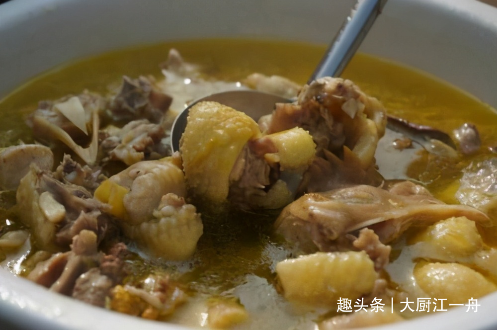 不管炖啥肉不要提前放盐，道理其实很简单，掌握好放盐时机才好吃