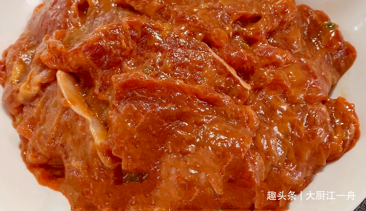 牛肉怎样腌才鲜嫩？饭店大厨教你这样做，牛肉鲜嫩爽滑不老还不柴