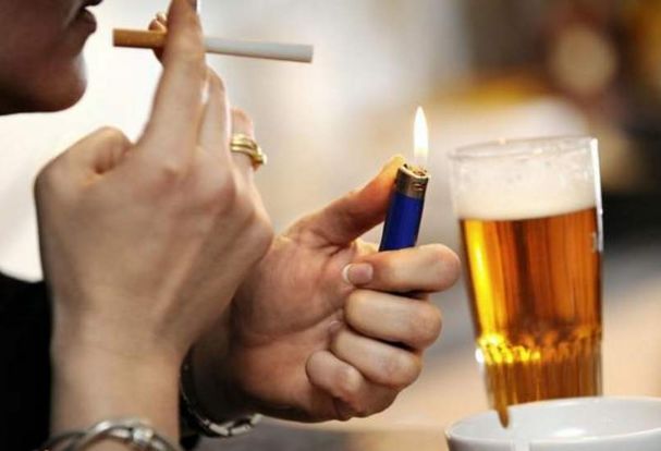 50岁后是“养寿黄金期”,为了健康,少做3件事,护好3处