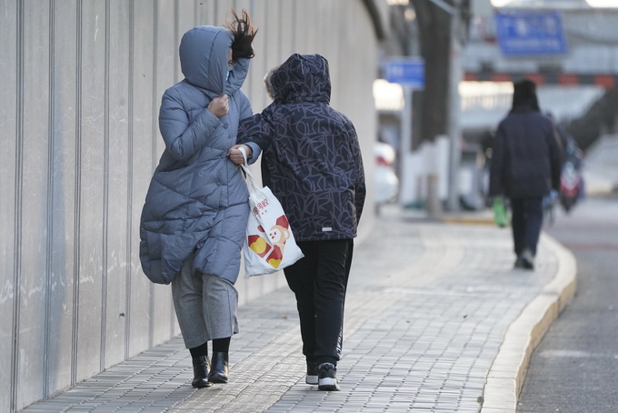 北京最新天气预报：今天阵风六七级，最高气温降至3℃