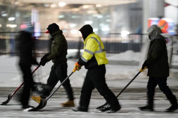 “致命”暴风雪侵袭美国已致4人死亡，极端天气下多地疫苗接种点关停