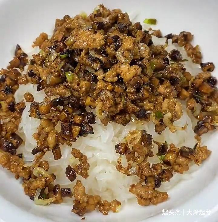 假期里，做道丸子，Q弹软糯，鲜甜美味，挑食的孩子也爱吃