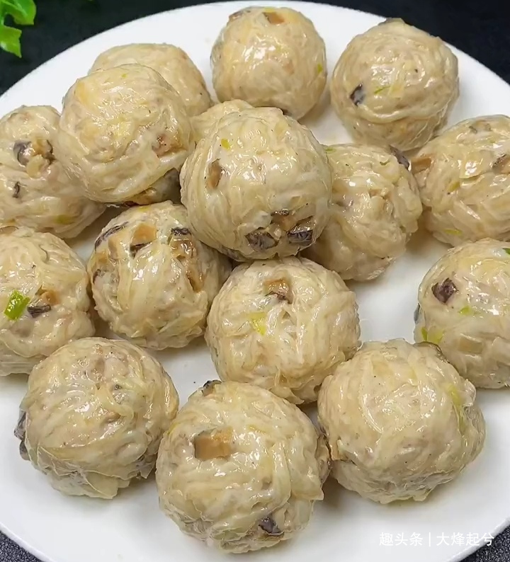 假期里，做道丸子，Q弹软糯，鲜甜美味，挑食的孩子也爱吃
