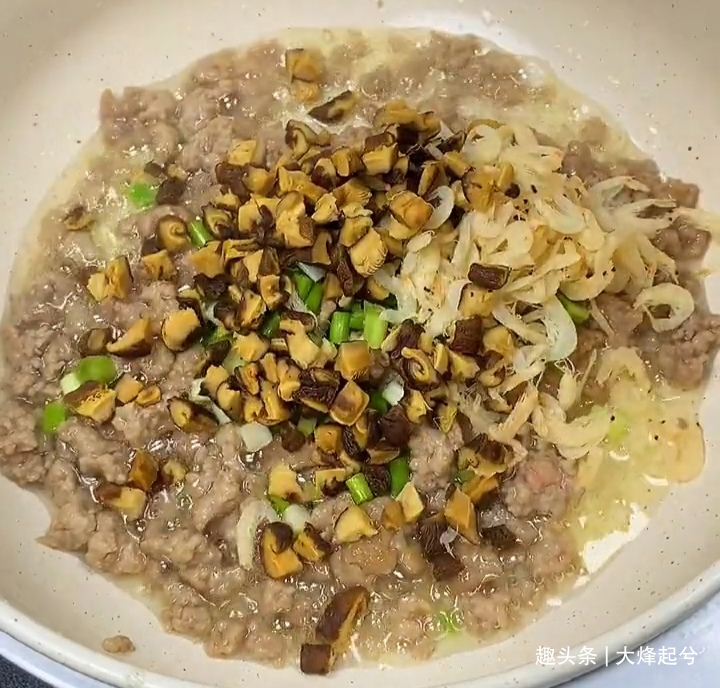 假期里，做道丸子，Q弹软糯，鲜甜美味，挑食的孩子也爱吃