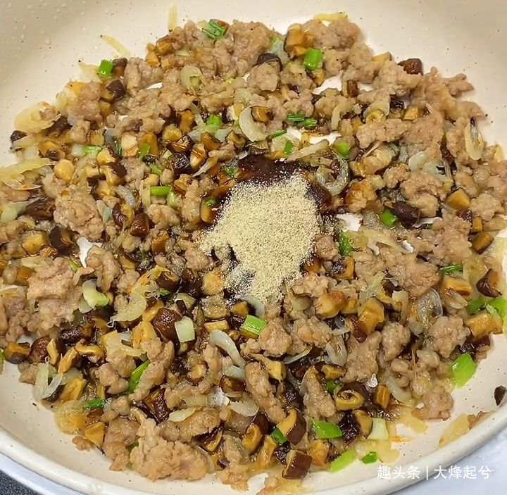 假期里，做道丸子，Q弹软糯，鲜甜美味，挑食的孩子也爱吃