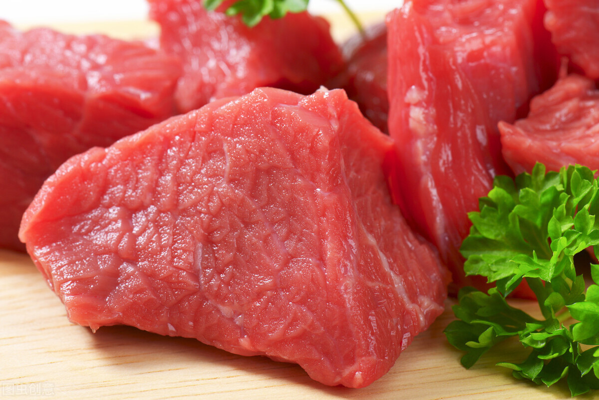 转告高血脂的人:平常多喝1种水,适量吃肉,血脂不敢“造次”