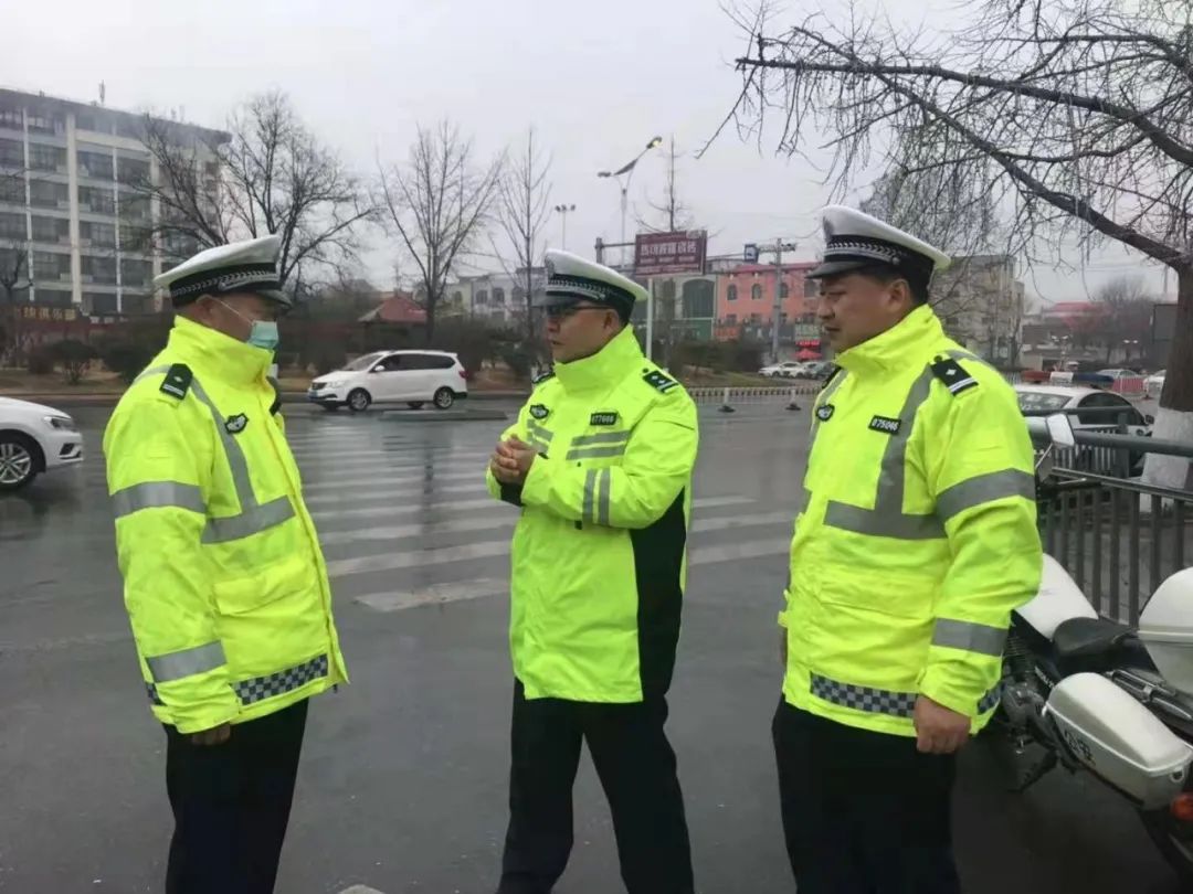 天气变脸!雨、雪、风都安排上了,郯城交警提示注意交通安全!