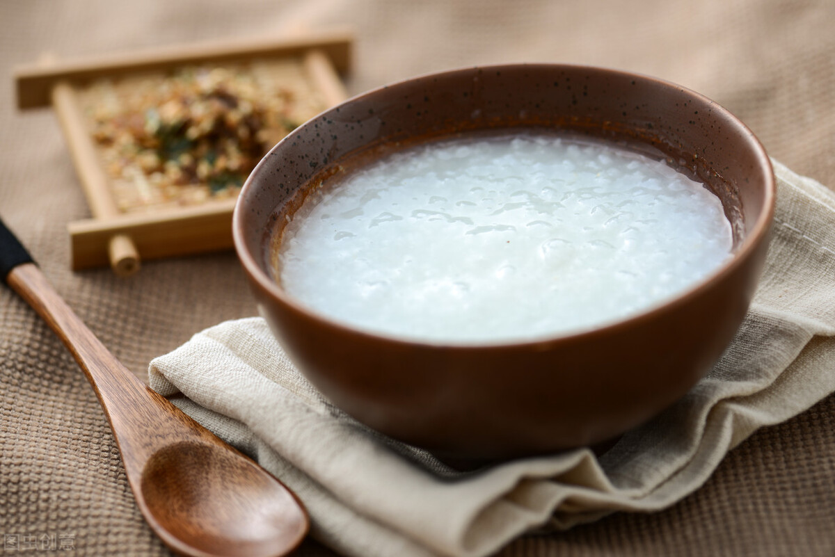 酒后迷迷糊糊、头晕难受?6种常见食物帮你轻松解酒醒神