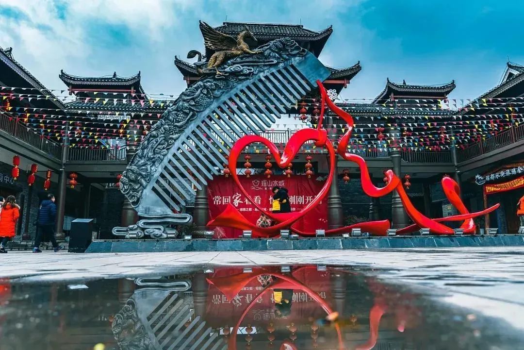 假期自驾游好去处大推荐,十大特色文旅小镇任你挑选
