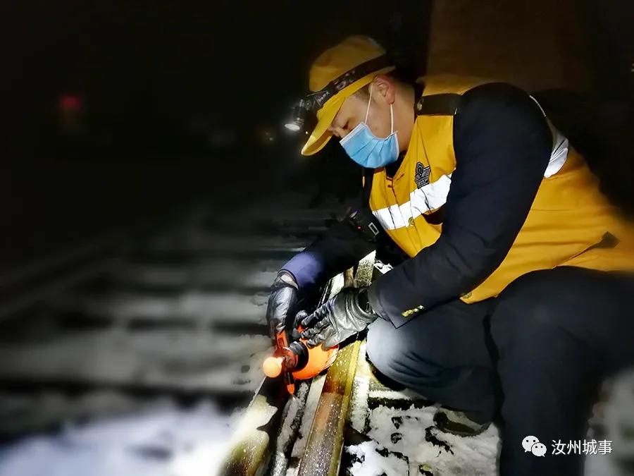 昨晚，汝州惊现“雷打雪”天气，原因竟是？