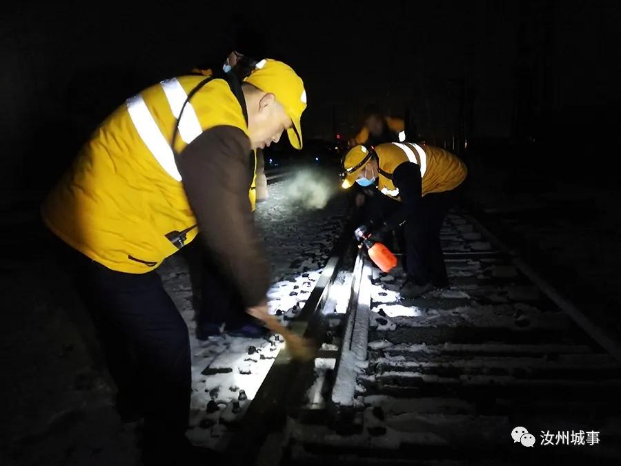 昨晚，汝州惊现“雷打雪”天气，原因竟是？