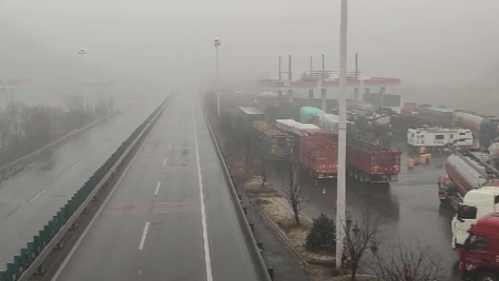 山西部分高速因大雾雨雪天气实施临时交通管制