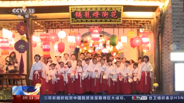 看电影、唱童谣、逛古城......文化过节呈现多样性消费